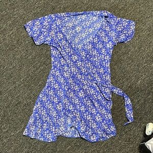 short sleeve dress